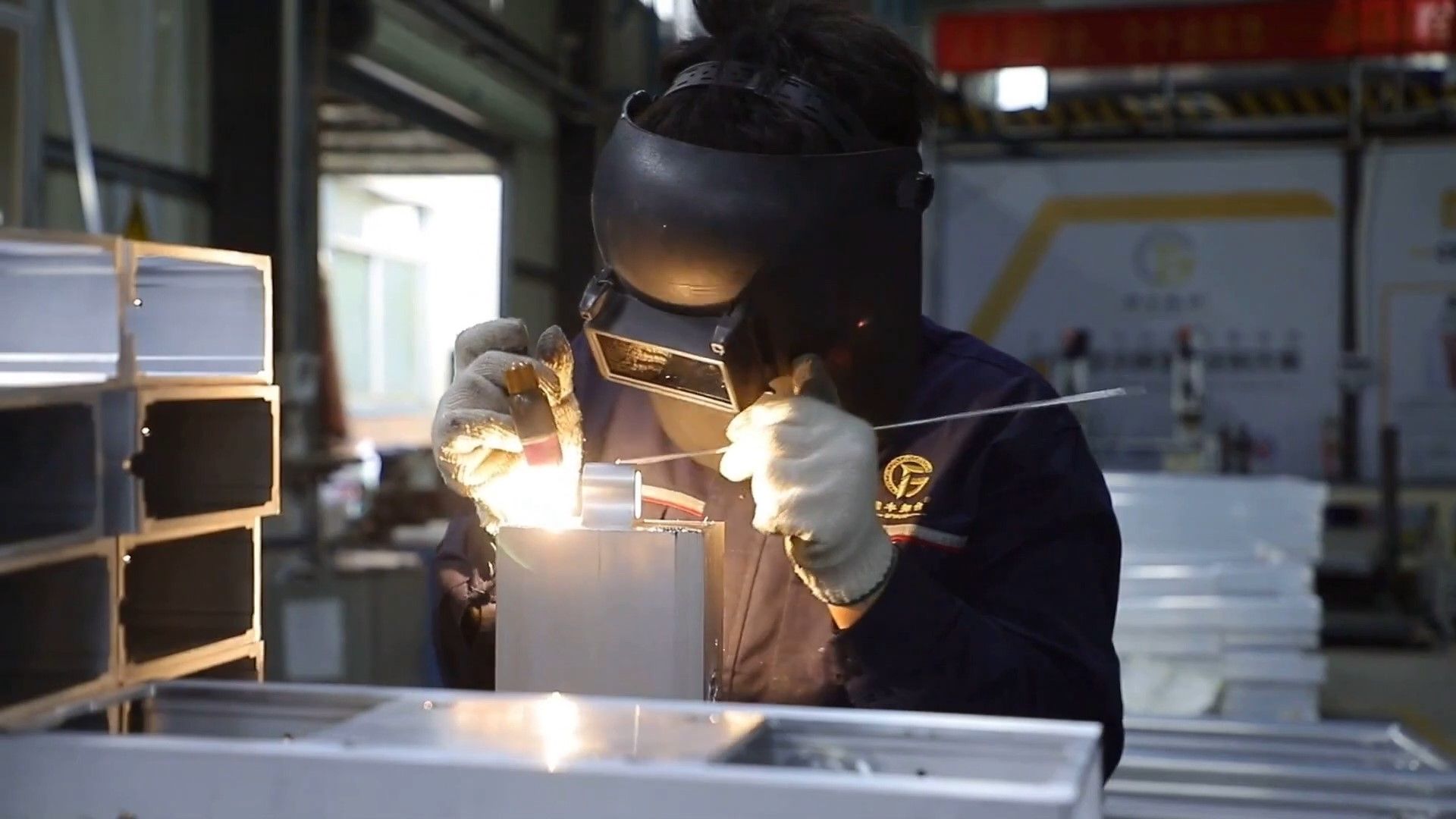 Bolt Curved Truss System